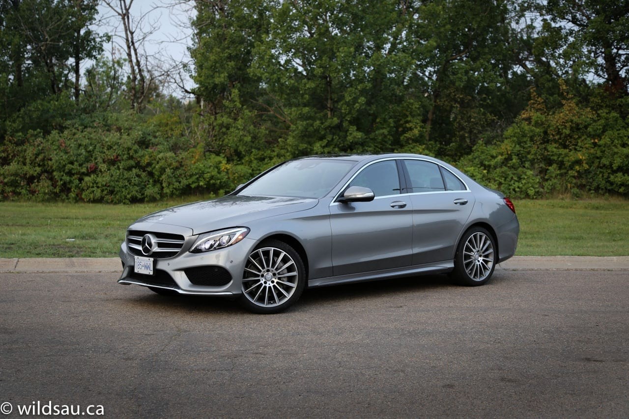 Mercedes-Benz C400 Front Quarter View