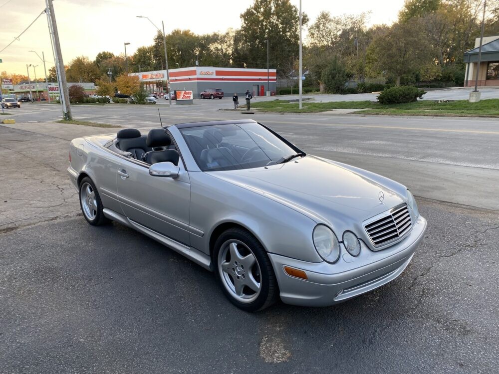 2000 Mercedes-Benz CLK 430 Convertible Front View