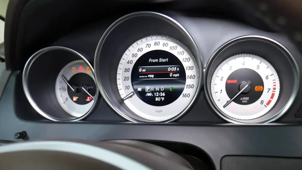 Mercedes A9 service dashboard