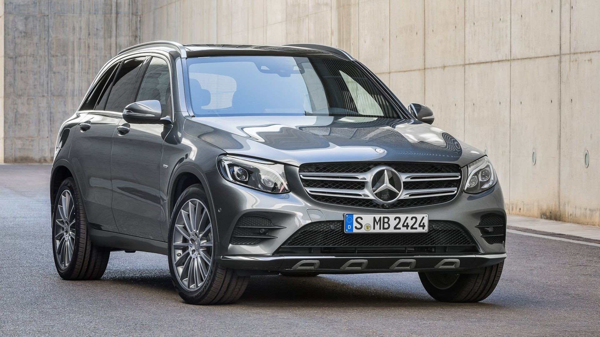 Grey 2016 Mercedes-Benz GLC 300 driving