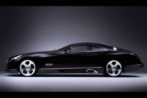 The historical W38 Stromlinienfahrzeug, a predecessor to the Maybach Exelero, showcasing aerodynamic design for high-speed tire testing.