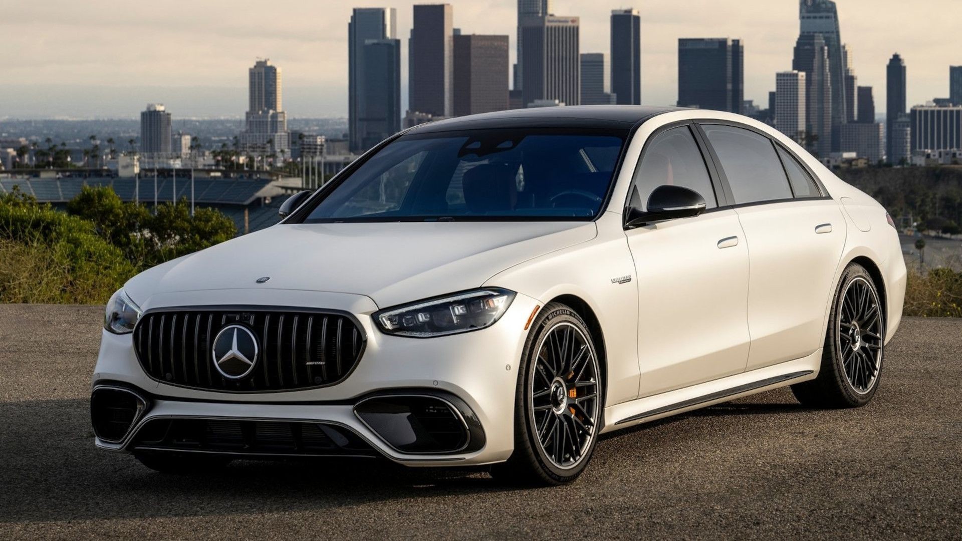 Mercedes-AMG S63 E Performance in Blue